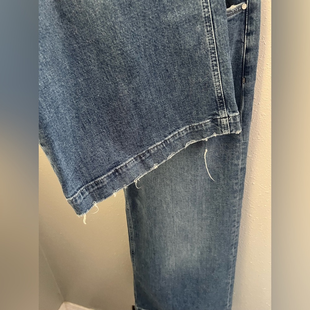 Paige Frankie Covered Button Fly
Adienne Distressed Size 30 New Wide Leg Crop - Picture 9 of 15